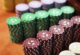 Antarmuka aplikasi mobile mambawin menampilkan menu sportsbook dan live casino